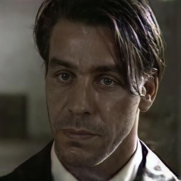 Crowdin profile picture for @Rammstein